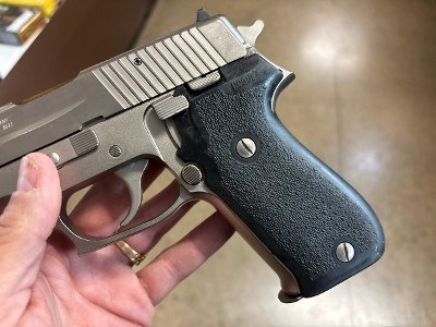 SIG SAUER P220 45 ACP (45 Auto) - Image 4 of 8