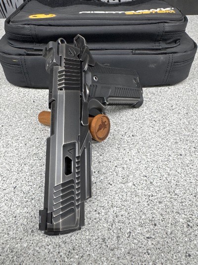 NIGHTHAWK CUSTOM AGENT 2 COMMANDER .45 ACP - Image 8 of 8