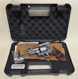 SMITH & WESSON 627 PERFORMANCE .357 MAG - 1 of 8
