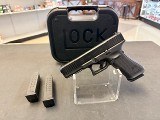 GLOCK G17 GEN5 9MM LUGER (9x19 PARA) - 1 of 9