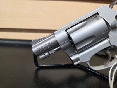 SMITH & WESSON 637 .38 SPL - Image 4 of 12