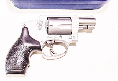 SMITH & WESSON MODEL 642 AIRWEIGHT CHAMBERED IN .38 SPL .38 SPL - Image 1 of 3
