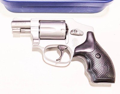 SMITH & WESSON MODEL 642 AIRWEIGHT CHAMBERED IN .38 SPL .38 SPL - Image 2 of 3