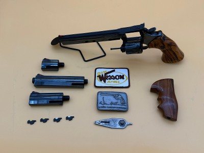 DAN WESSON FIREARMS 15-2 .357 MAG - Image 1 of 8