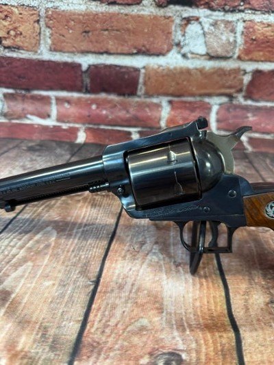 RUGER new blackhawk .44 MAGNUM - Image 8 of 12