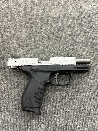 RUGER SR-22 .22 LR - Image 4 of 6