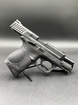 SMITH & WESSON M&P40 COMPACT .40 S&W - 2 of 7