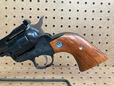 RUGER SINGLE-SIX .22 LR - Image 6 of 10