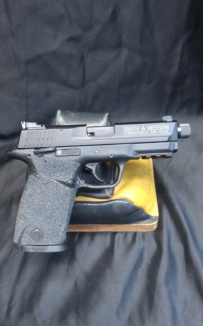 SMITH & WESSON M&P 22 COMPACT .22 LR - Image 2 of 10