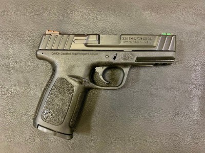 SMITH & WESSON SD40 .40 S&W - Image 2 of 17