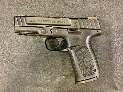 SMITH & WESSON SD40 .40 S&W - Image 1 of 17