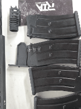 ROCK ISLAND ARMORY VR80 w/5 Mags, Drum Mag, 3 Chokes, Low/High Bushings 12 GA - 11 of 14