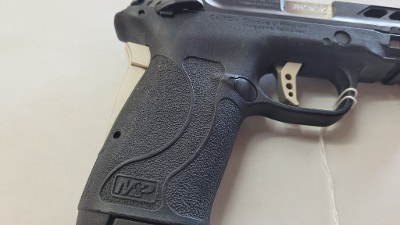 SMITH & WESSON M&P 380 SHIELD EZ PERFORMANCE CENTER .380 ACP - Image 4 of 9