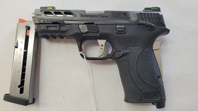 SMITH & WESSON M&P 380 SHIELD EZ PERFORMANCE CENTER .380 ACP - Image 5 of 9