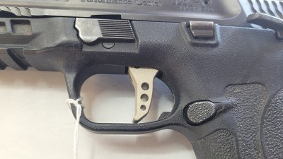 SMITH & WESSON M&P 380 SHIELD EZ PERFORMANCE CENTER .380 ACP - Image 6 of 9