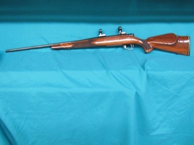 WEATHERBY VANGUARD SPORTER .300 WIN MAG - Image 6 of 9