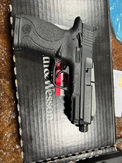 SMITH & WESSON M&P22 COMPACT THREADED BARREL .22 LR - Image 2 of 2