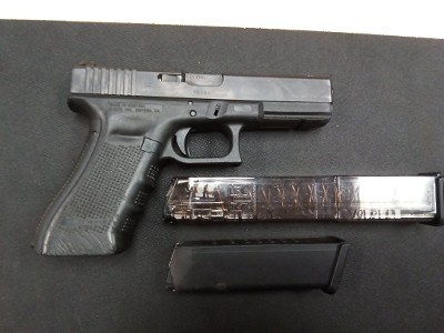 GLOCK GEAR G17 gen 4 9MM LUGER (9x19 PARA) - Image 1 of 4