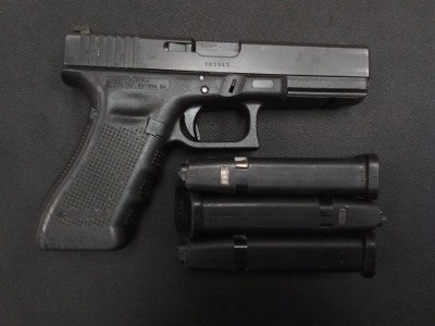 GLOCK GEAR G17 gen 4 9MM LUGER (9x19 PARA) - Image 4 of 4