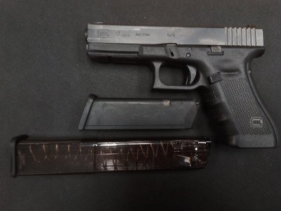 GLOCK GEAR G17 gen 4 9MM LUGER (9x19 PARA) - Image 2 of 4