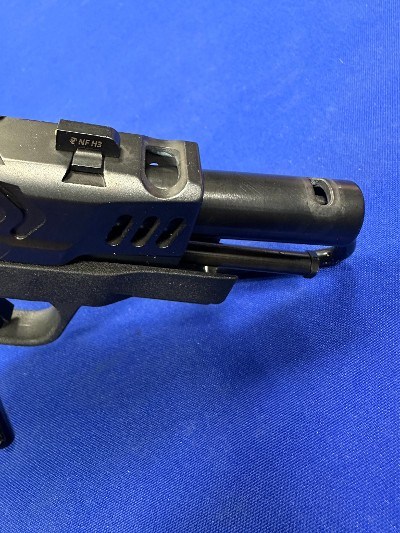 SMITH & WESSON PERFORMANCE CENTER M&P9 SHIELD PLUS CARRY COMP (MICRO-COMPACT) 9MM LUGER (9x19 PARA) - Image 4 of 6