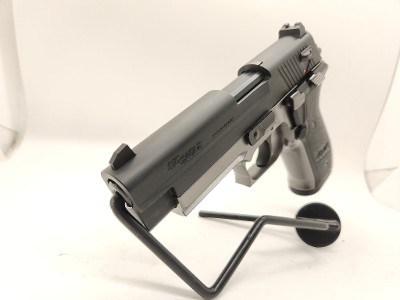 SIG SAUER Mosquito .22 LR - Image 3 of 14