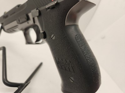 SIG SAUER Mosquito .22 LR - Image 10 of 14