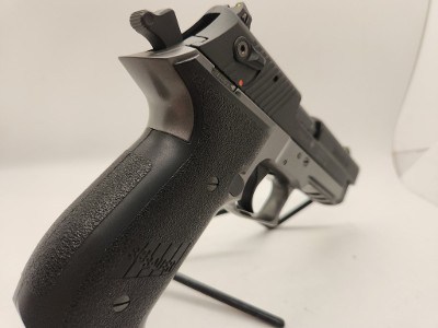SIG SAUER Mosquito .22 LR - Image 11 of 14