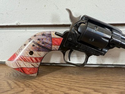 HERITAGE MFG. ROUGH RIDER RR22BRUSFLAG .22 LR - Image 5 of 9