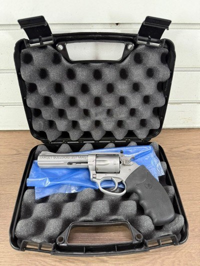 CHARTER ARMS MAG PUG 357 (73542) .357 MAG - Image 1 of 12