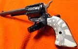 HERITAGE MFG. ROUGH RIDER US FLAG GRIPS .22 CAL - Image 3 of 10