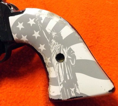HERITAGE MFG. ROUGH RIDER US FLAG GRIPS .22 CAL - Image 10 of 10