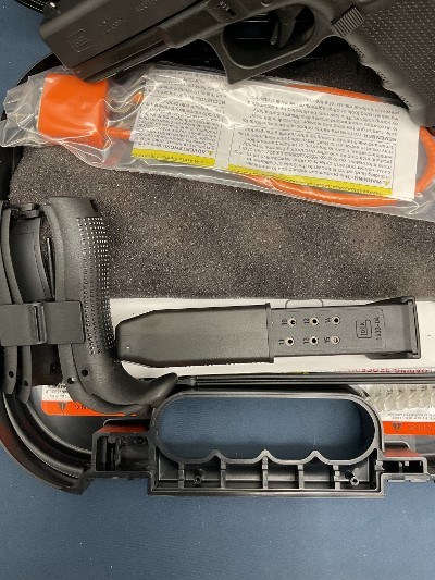 GLOCK G22GEN 4 .40 S&W - Image 2 of 8
