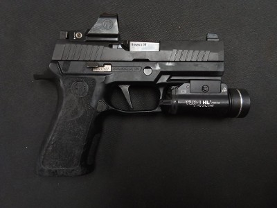 SIG SAUER P320 CARRY 9MM LUGER (9x19 PARA) - Image 1 of 4