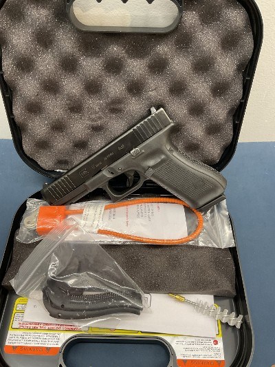 GLOCK 17 GEN 5 9MM LUGER (9x19 PARA) - Image 1 of 7