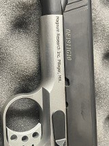 MAGNUM RESEARCH DE1911G10 10MM - Image 4 of 9