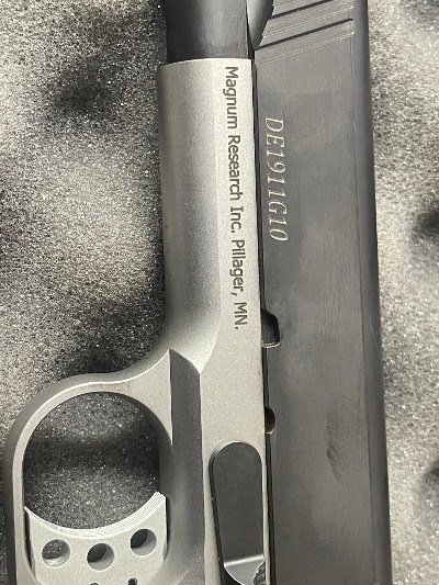 MAGNUM RESEARCH DE1911G10 10MM - Image 4 of 9