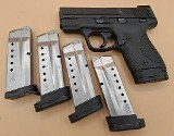 SMITH & WESSON M&P 9 SHIELD 9MM LUGER (9x19 PARA) - 1 of 2