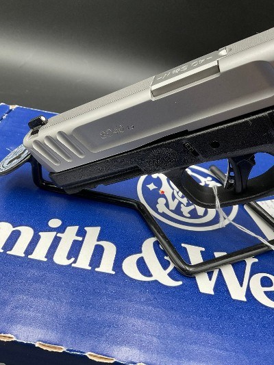 SMITH & WESSON SD40 2.0 .40 S&W - Image 2 of 8