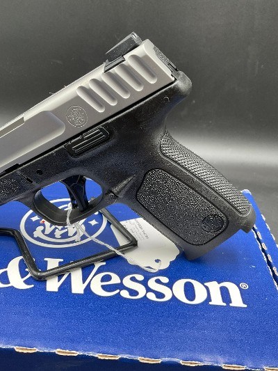 SMITH & WESSON SD40 2.0 .40 S&W - Image 3 of 8