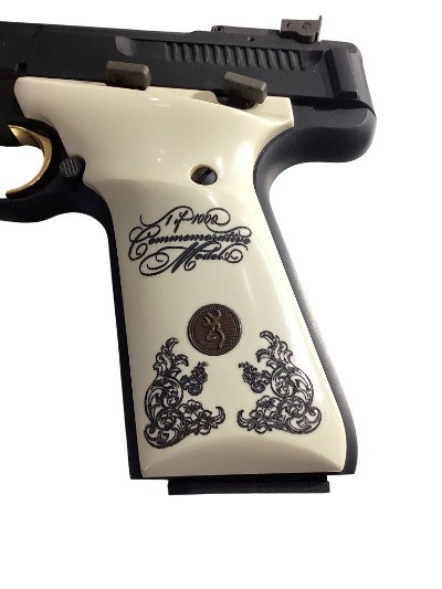 BROWNING buck mark 22 .22 LR - Image 3 of 7