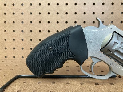 CHARTER ARMS PATHFINDER .22 WMR - Image 2 of 8
