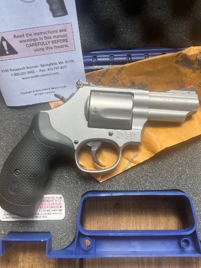 SMITH & WESSON MODEL 69 COMBAT MAGNUM .44 MAGNUM - Image 2 of 4