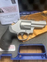 SMITH & WESSON MODEL 69 COMBAT MAGNUM .44 MAGNUM - Image 2 of 4
