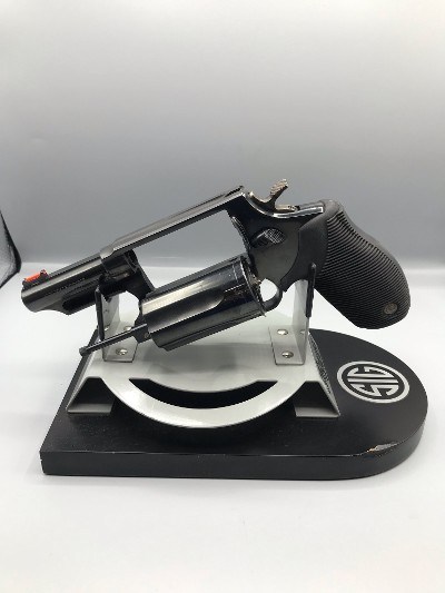 TAURUS THE JUDGE .45lc / .410 - Image 4 of 15