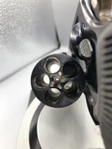 TAURUS THE JUDGE .45lc / .410 - Image 8 of 15