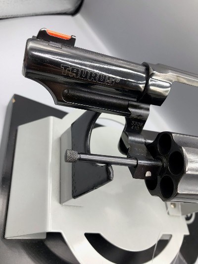 TAURUS THE JUDGE .45lc / .410 - Image 12 of 15