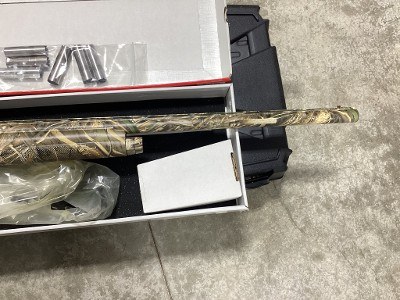 BENELLI MONTEFELTRO MAX-5 12 GA - Image 9 of 25