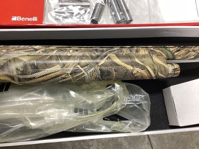 BENELLI MONTEFELTRO MAX-5 12 GA - Image 6 of 25