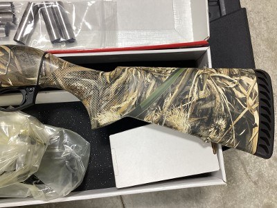 BENELLI MONTEFELTRO MAX-5 12 GA - Image 18 of 25